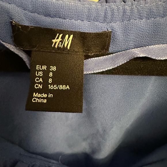 H&M Blue Ruffle Blouse Size 8 Great Condition - Picture 3 of 3